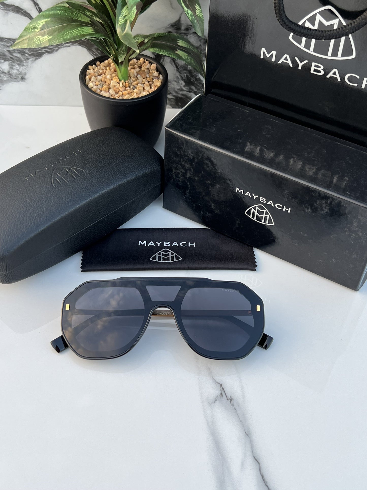 Maybach 8833 full black