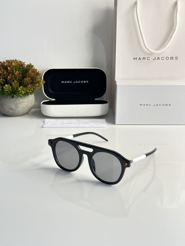 Marc Jacobs 8831 Black White