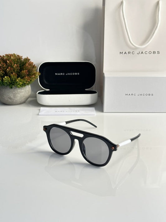 Marc Jacobs 8831 Black White