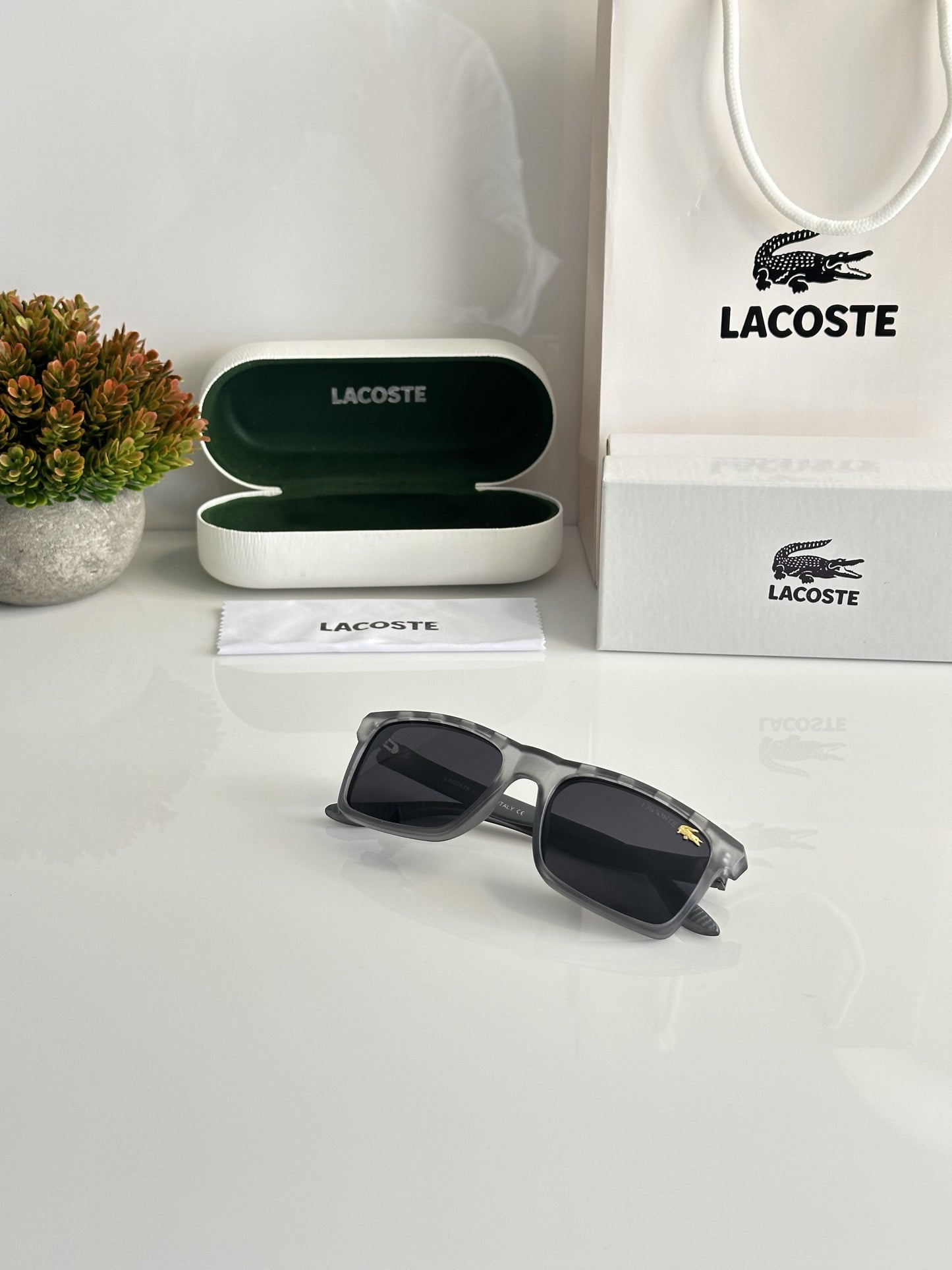 Lacoste_23009_Grey