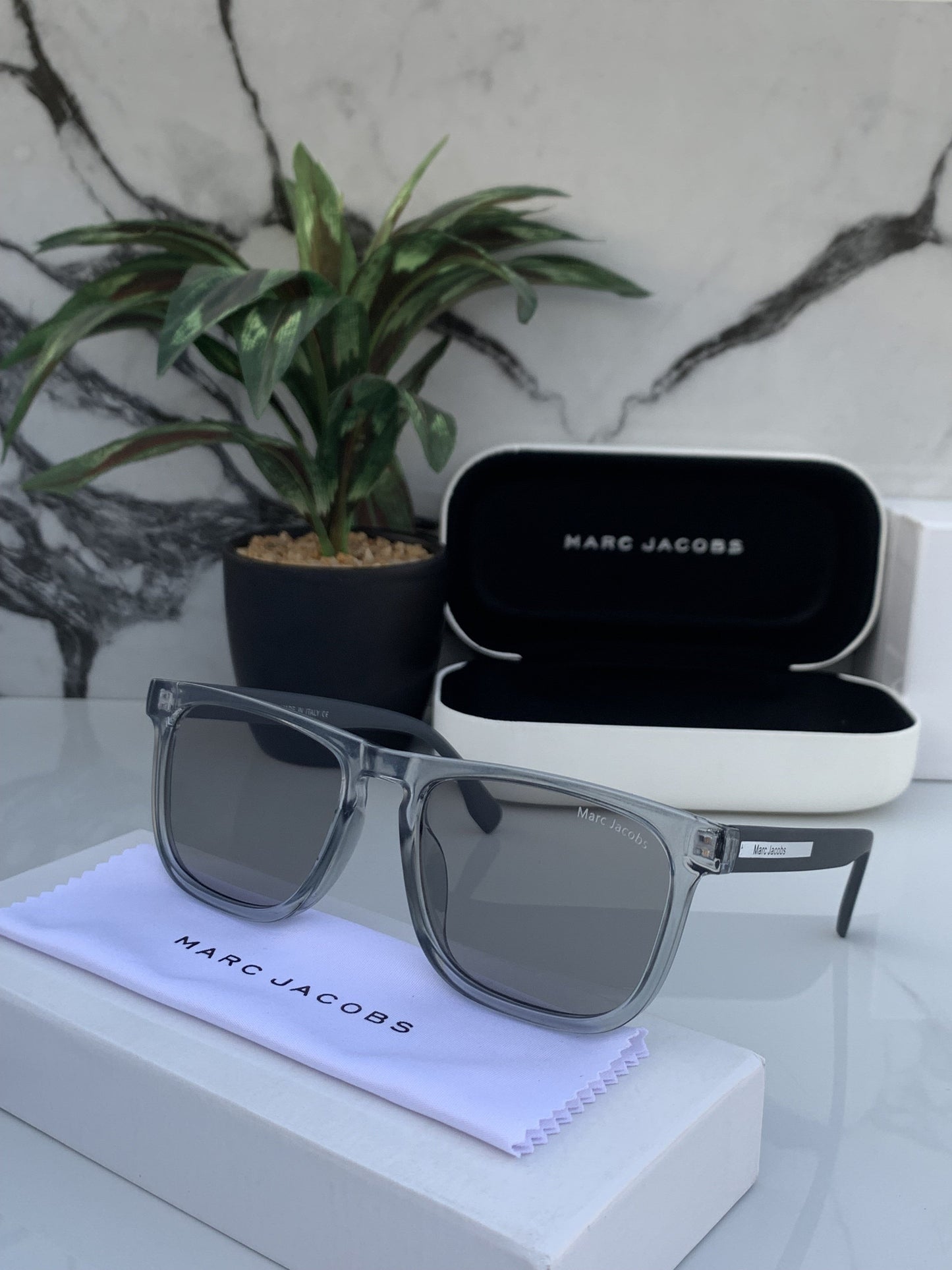 Marc jacobs 58703 grey