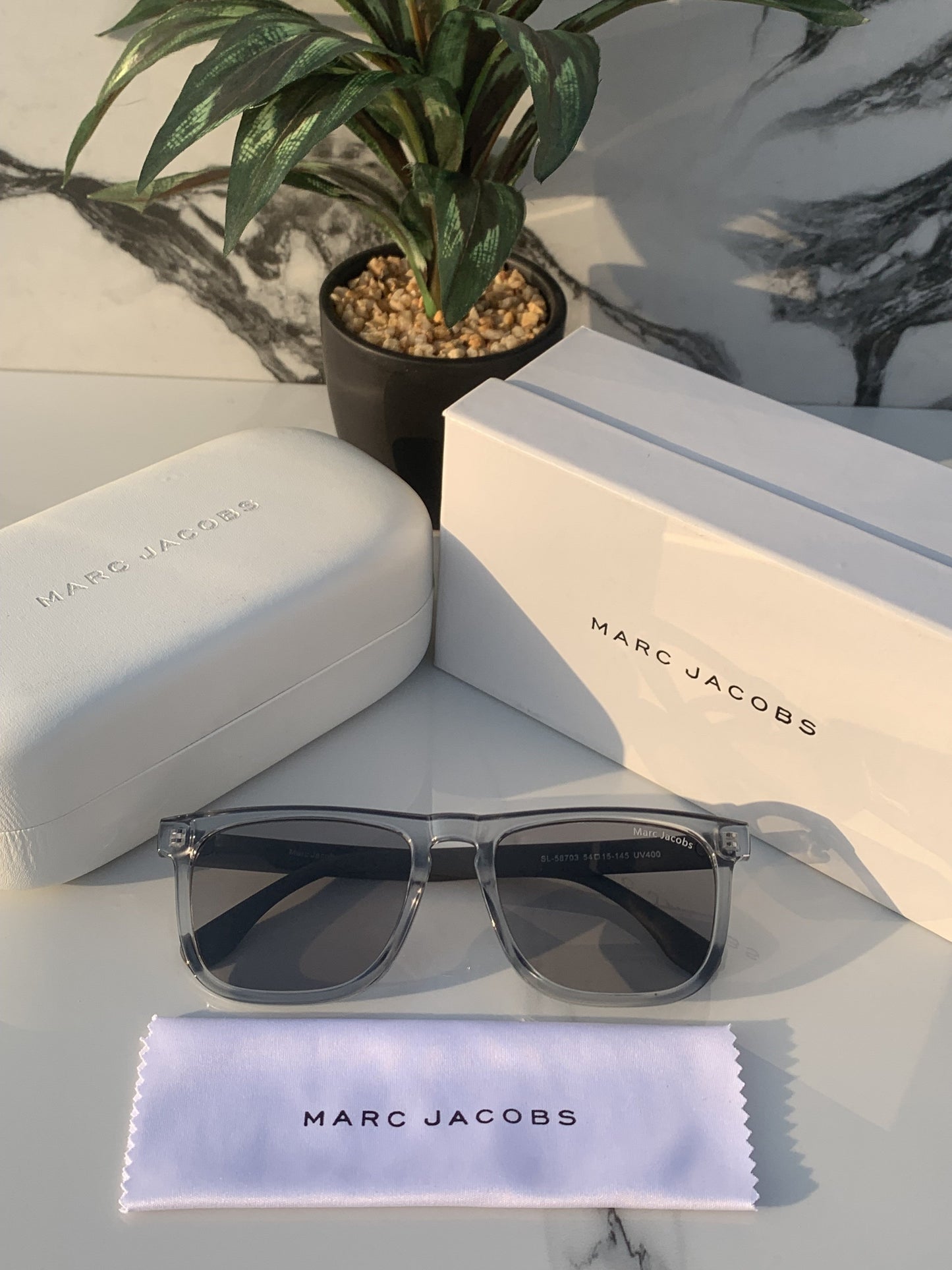 Marc jacobs 58703 grey