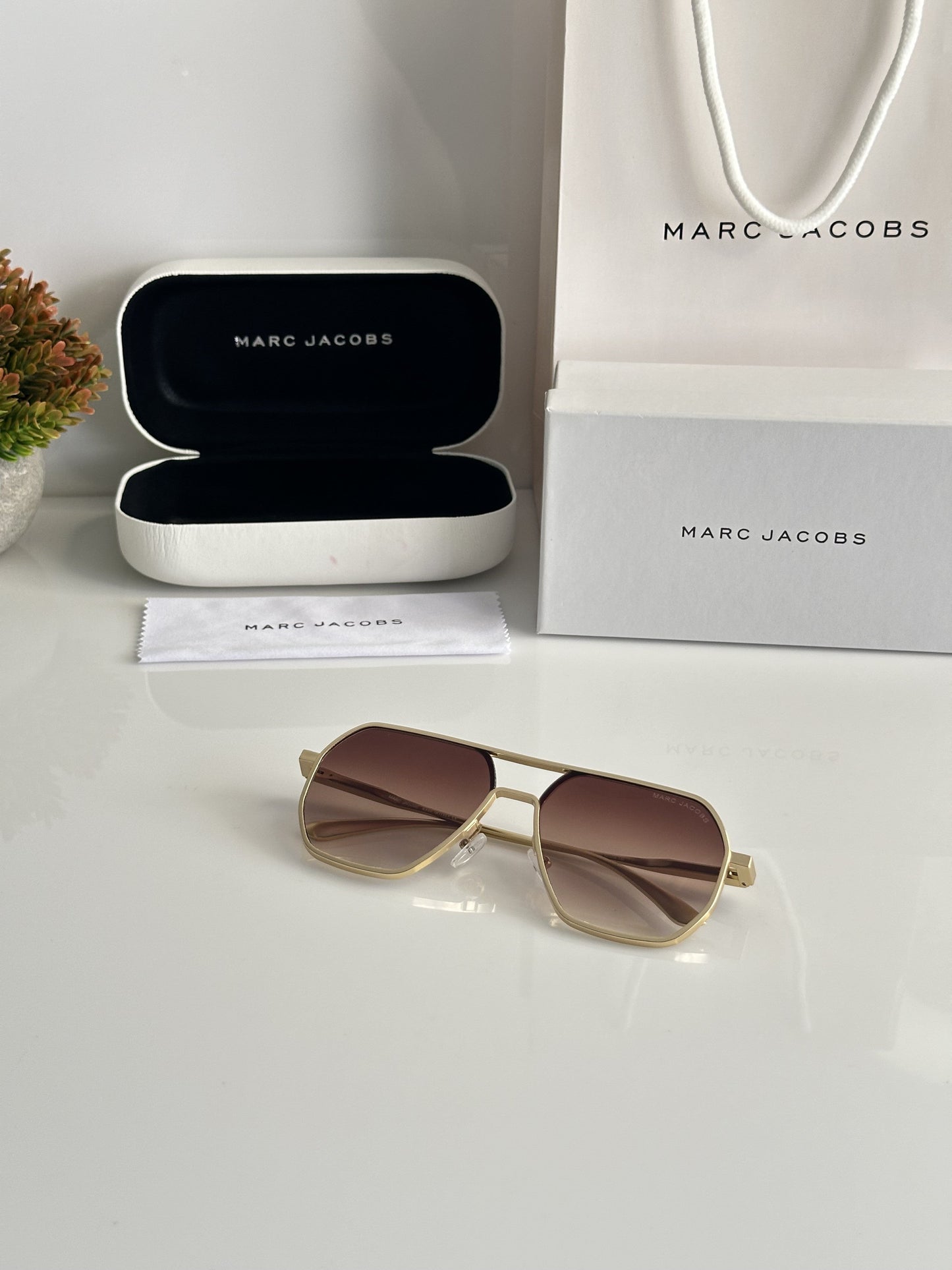 Marc Jacobs 8692 Gold Brown