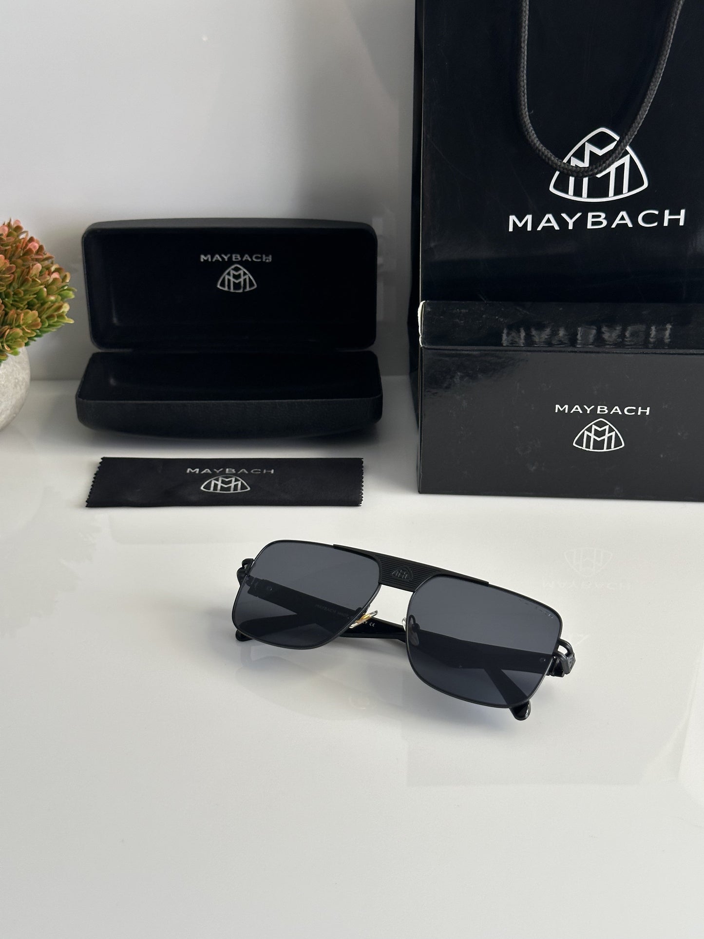 Maybach 2220 Black