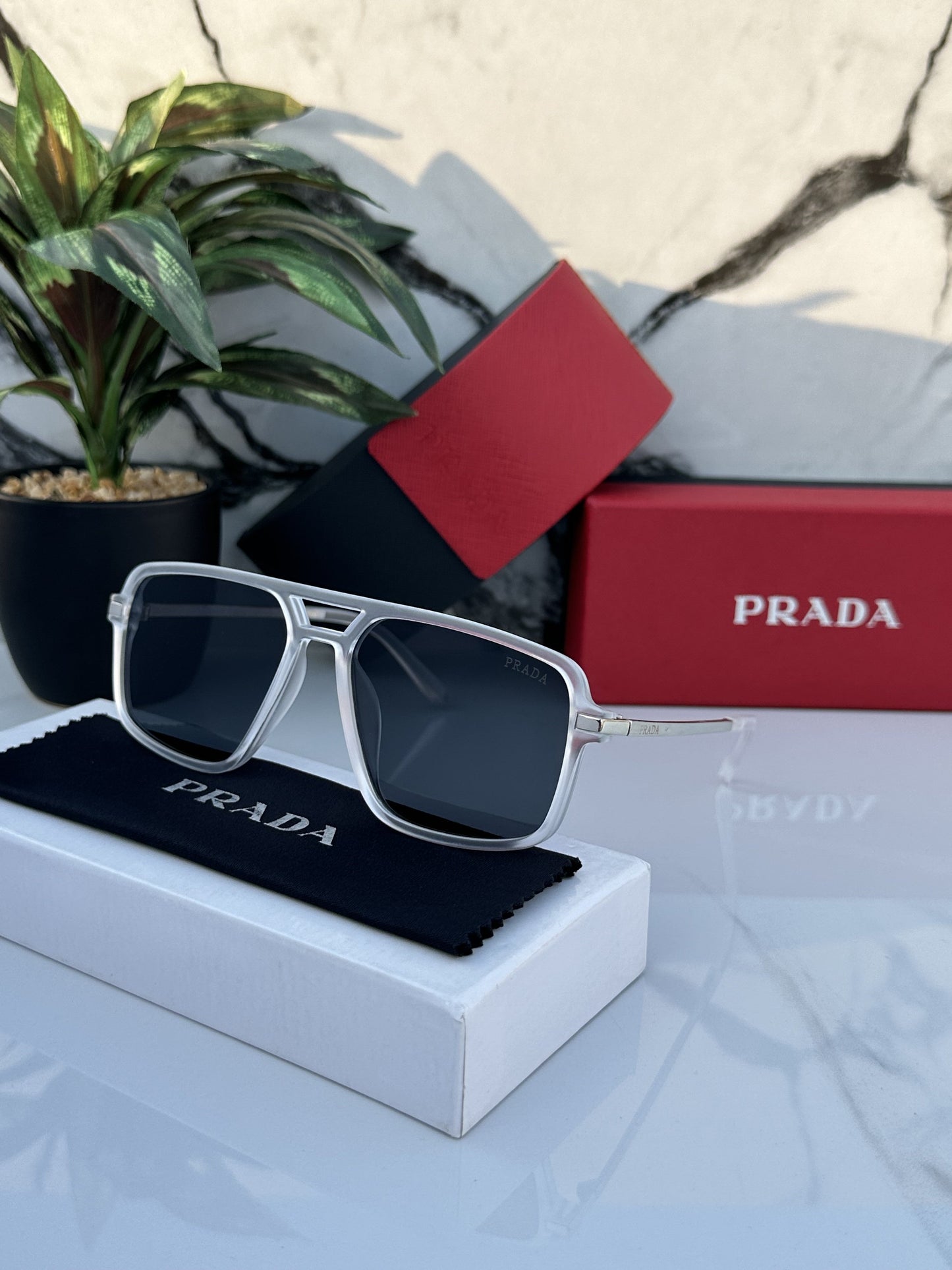 Prada_70_whiteblack