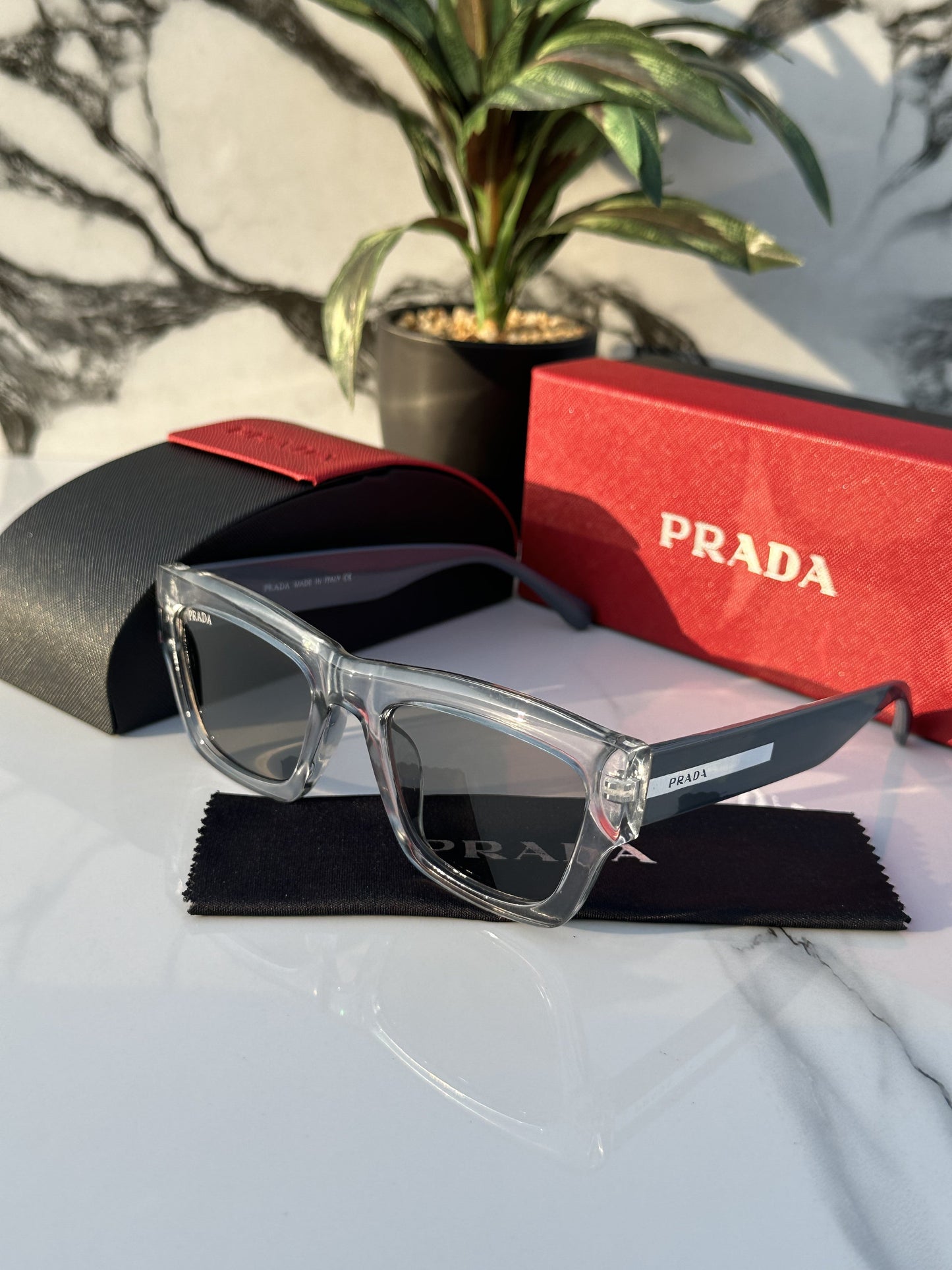 Prada_05_grey