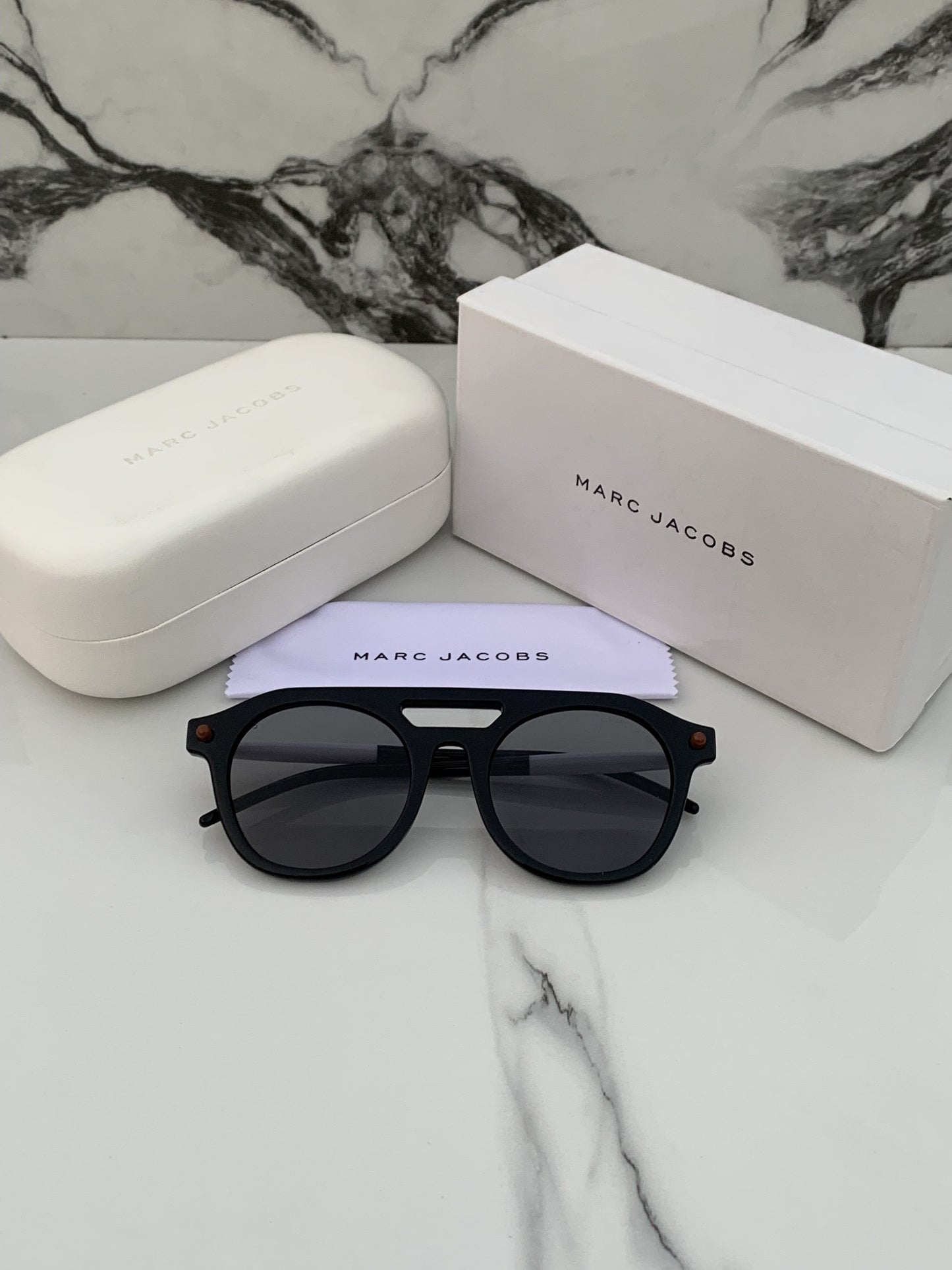 Marc jacobs kuboraum 8831 black white