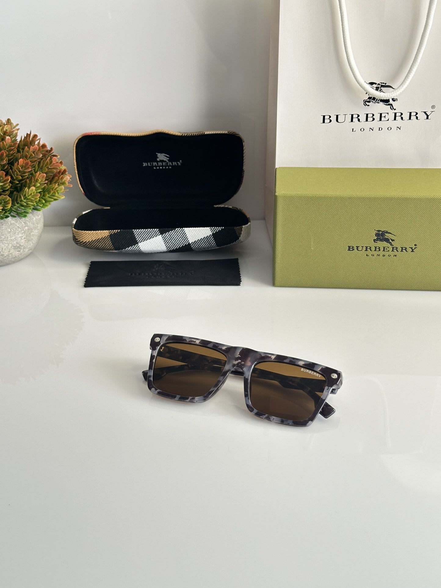 Burberry 8769 Marble Brown