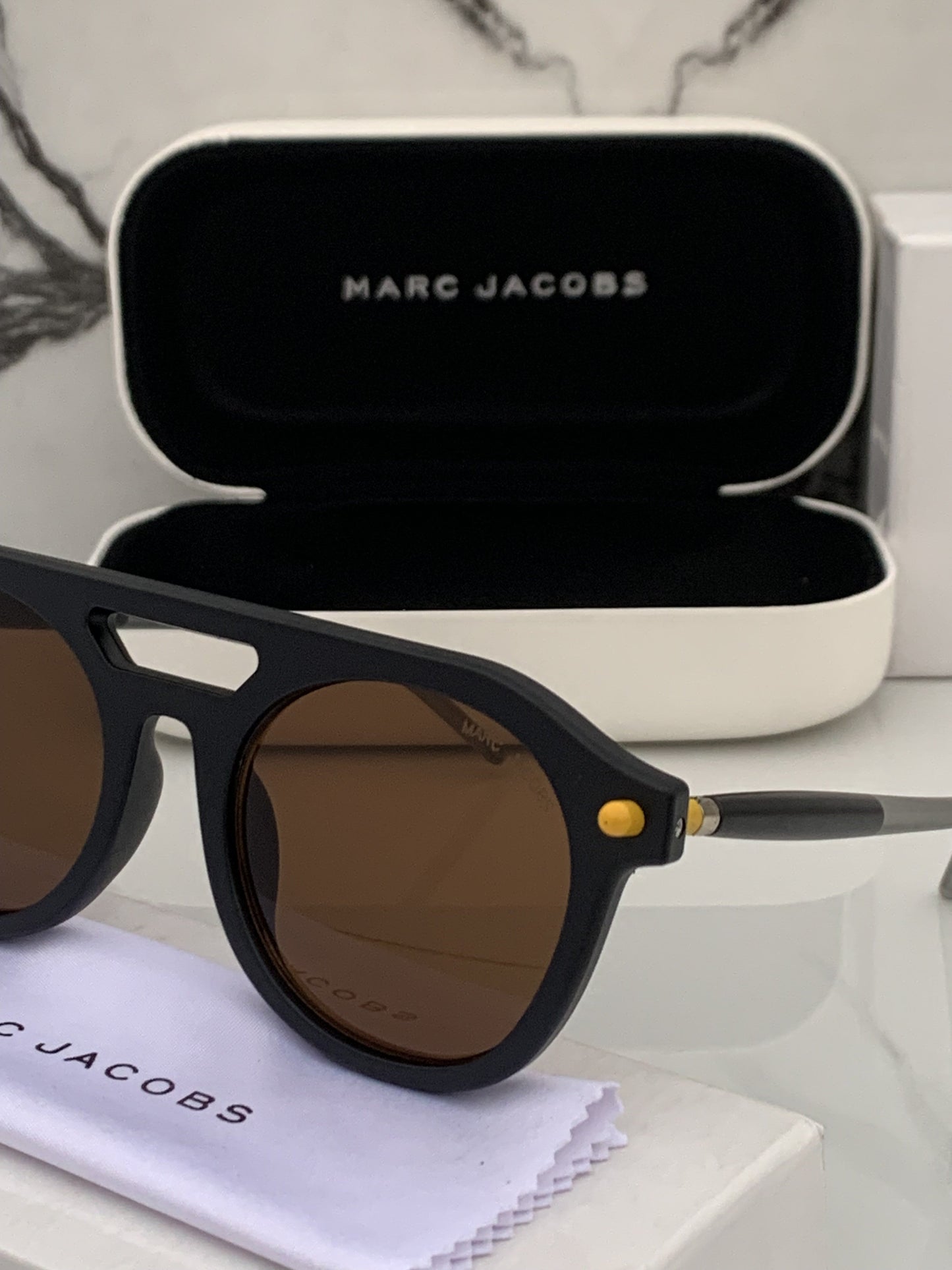 Marc jacobs 8831 brown