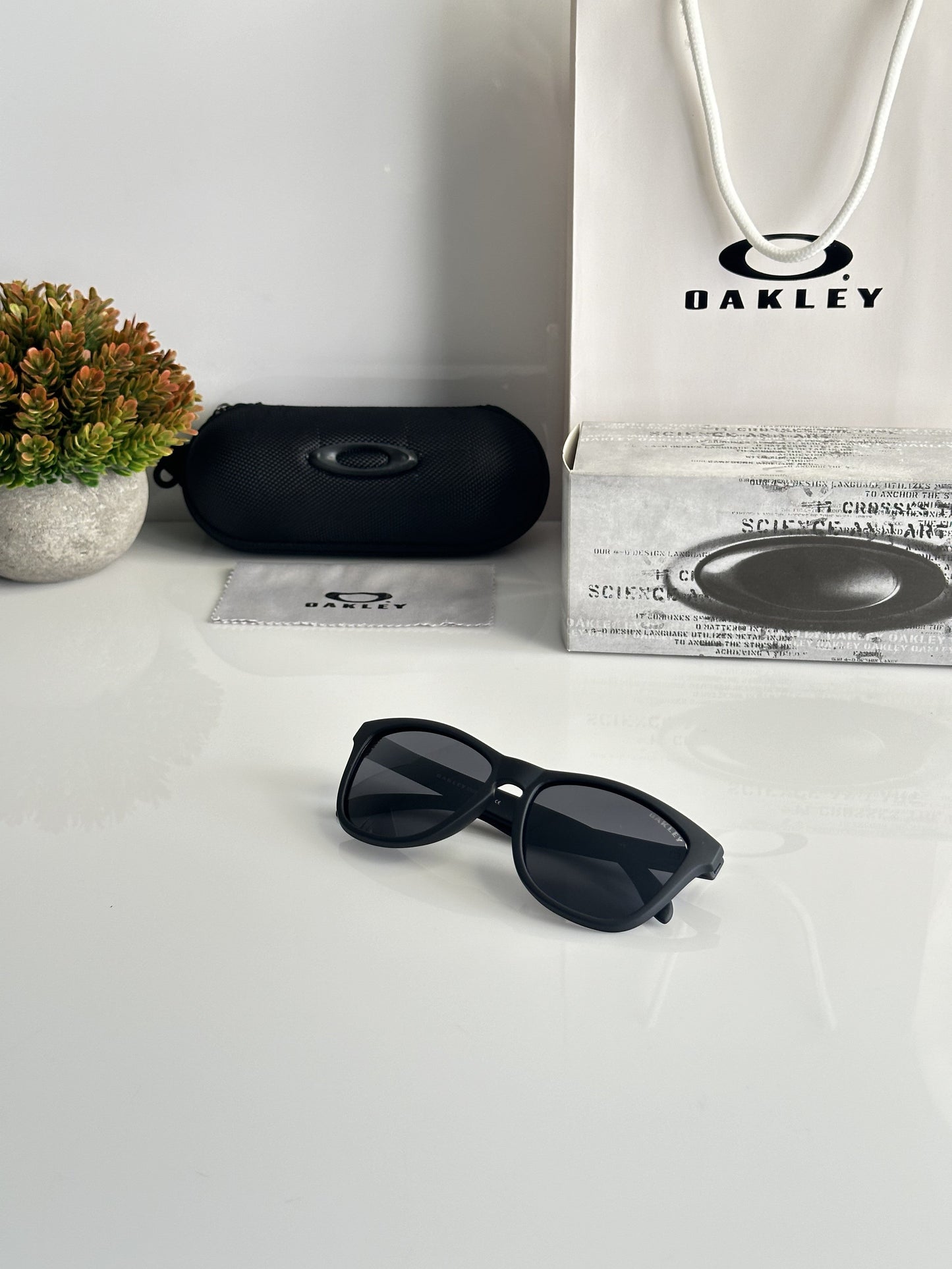 Oakley 3337 Black