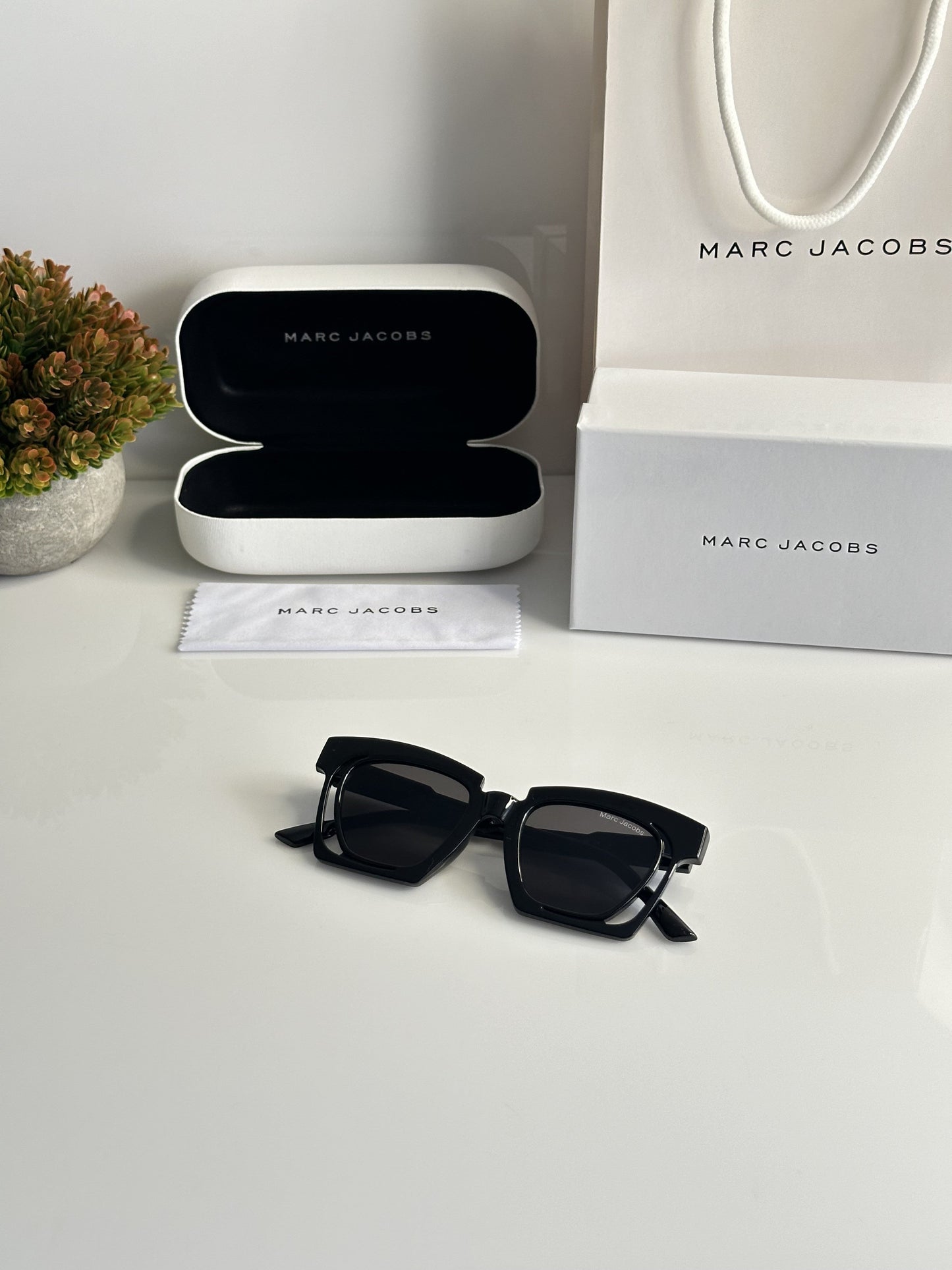 Marc Jacobs 2237 Black