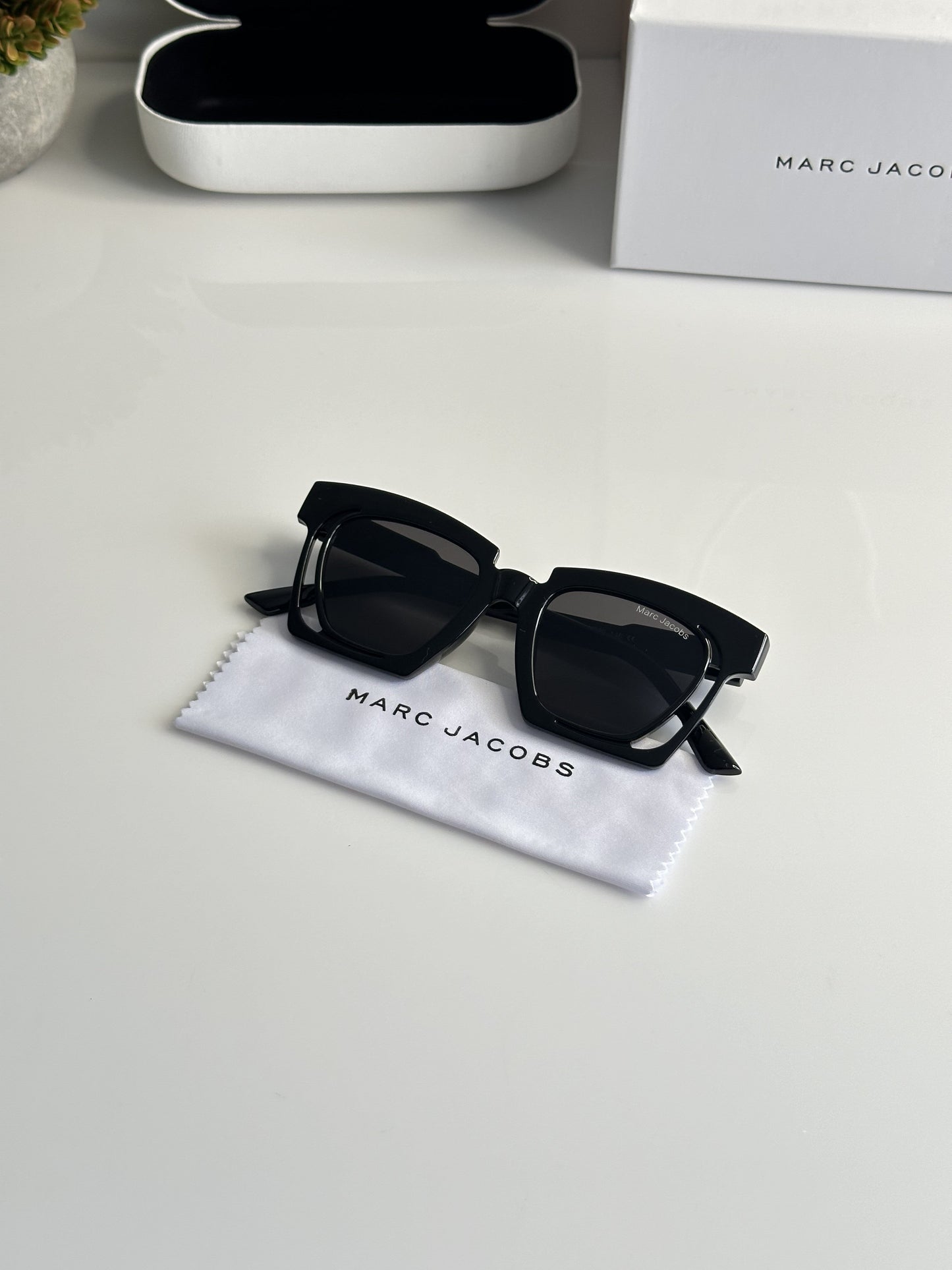 Marc Jacobs 2237 Black