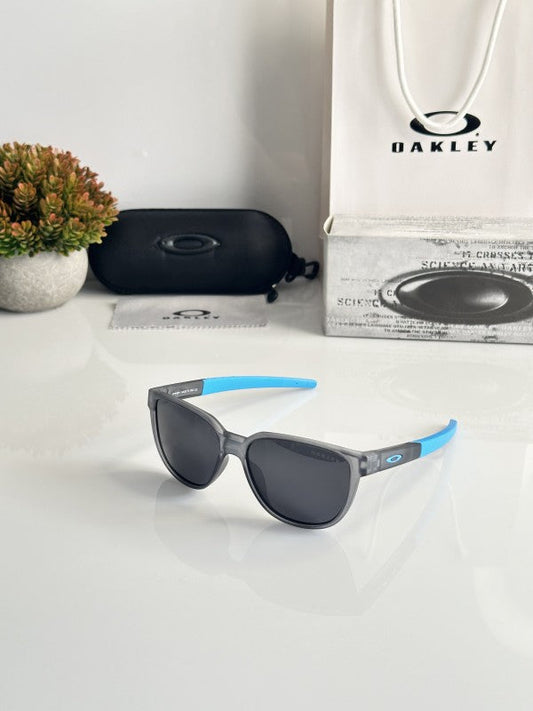 Oakley_9250_Grey_Blue