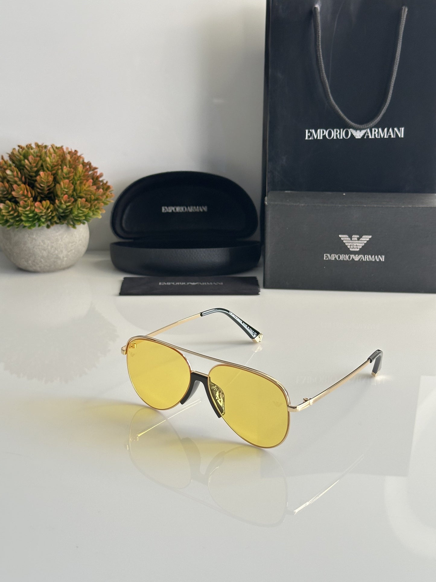 Emporio_Armani_2013_Gold_Yellow