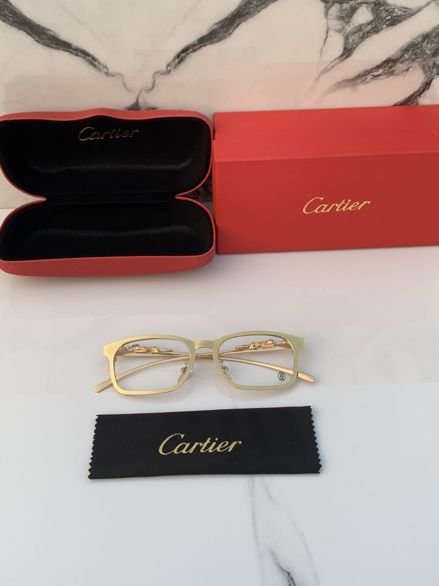 Cartier_panther_gold_plano