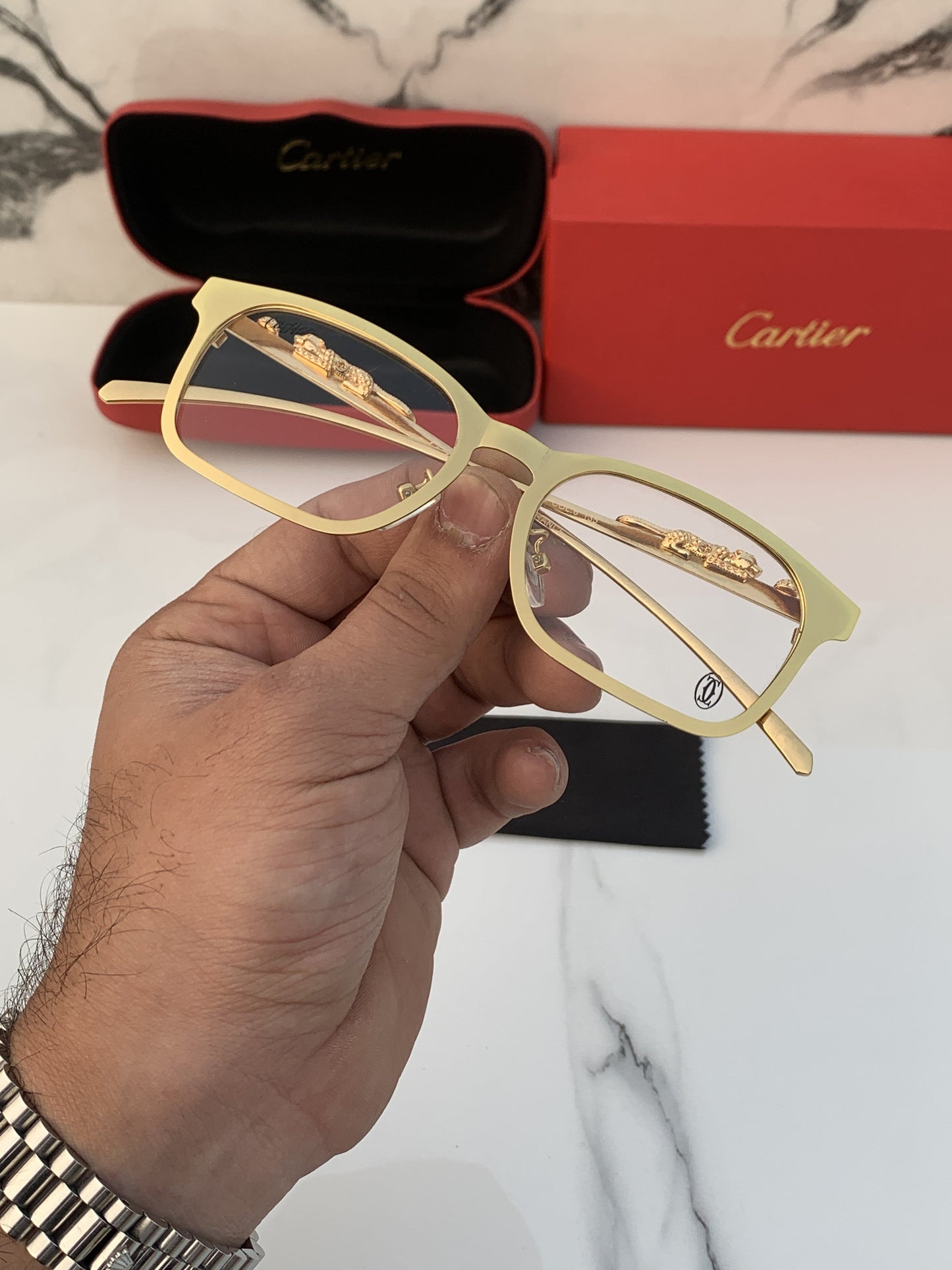 Cartier_panther_gold_plano